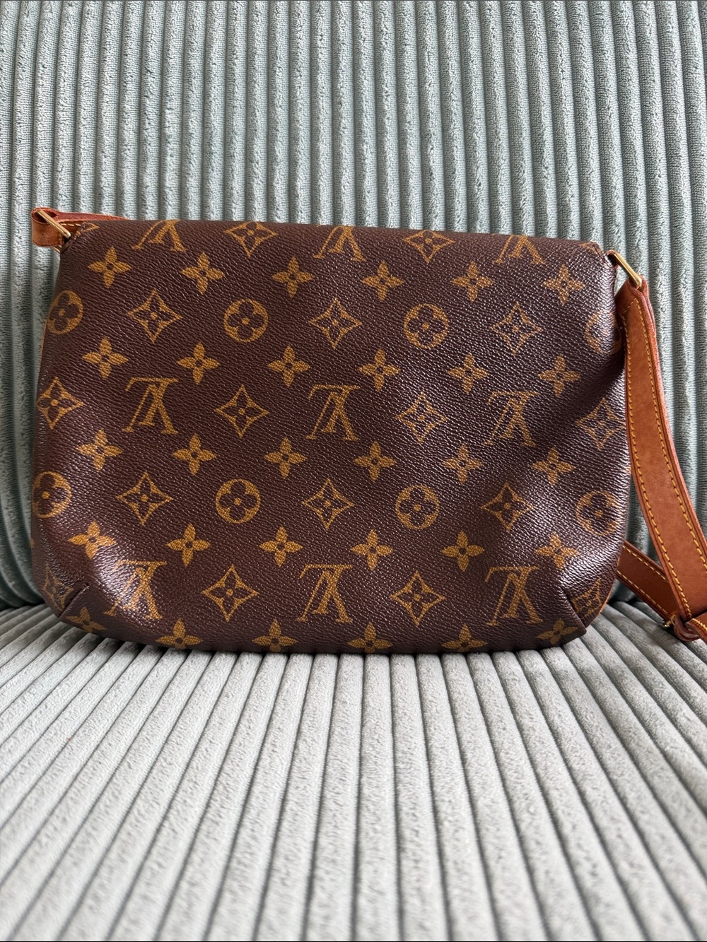 Louis Vuitton Monogram Musette Tango Shoulder Bag & LV Monogram Compact Wallet - Picture 3 of 12